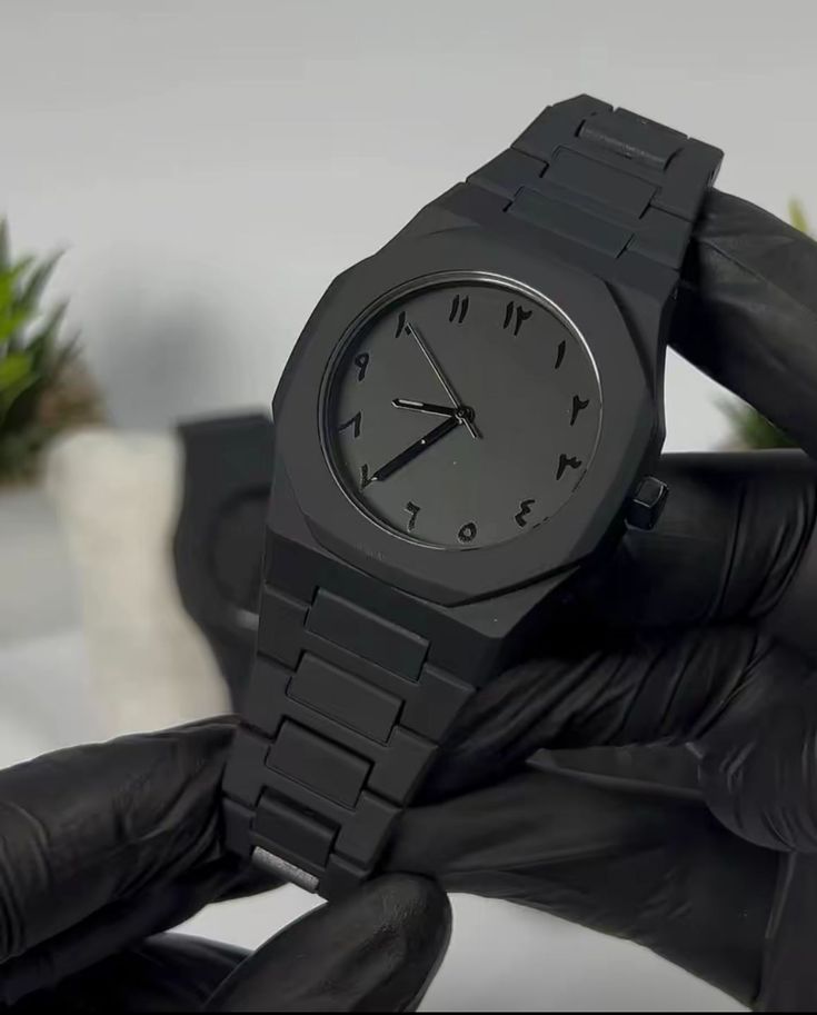 Black aura watch