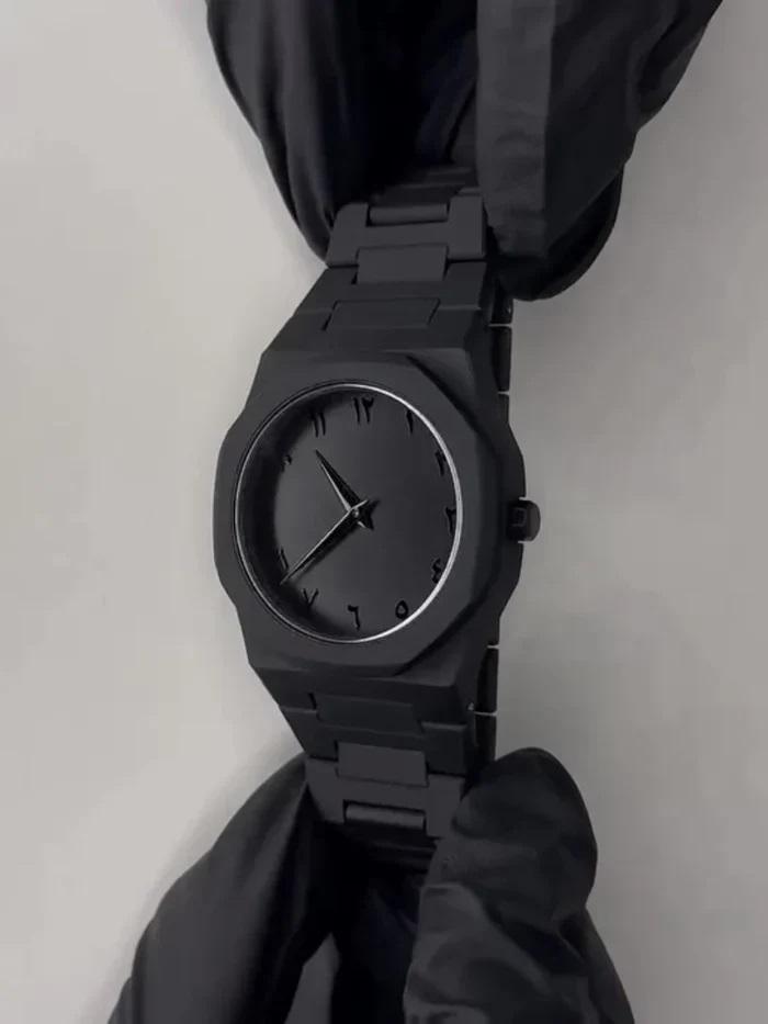 Black aura watch